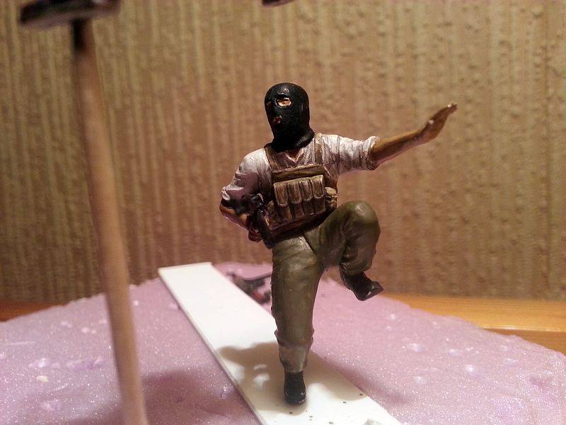 'Close Contact' - WIP - UPDATE!!! Nya nämnet - "...around the corner" - Sida 2 Cc6_insurgents_figures2_zps0871076a