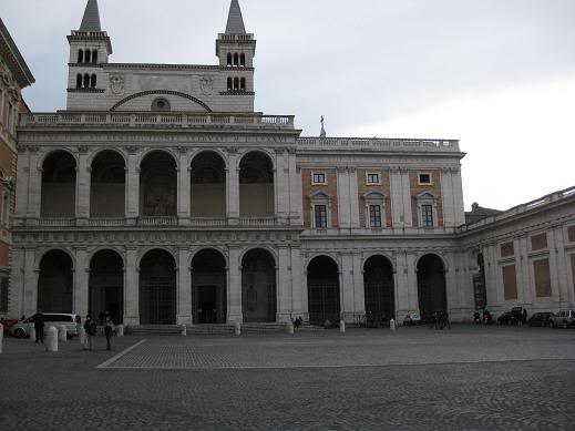 Gereja Basilik Lateran Blakang