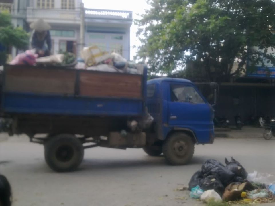 Cần ban lãnh đạo huyện cải cách lại tình hình rác thải ở Hiệp Hòa. Hnhnh0260