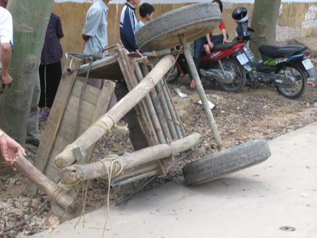 Taxi tông liên hoàn vào dân tại đường trường cấp 3 IMG_5340