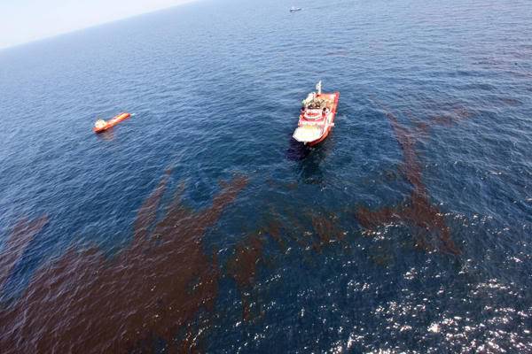 Was Halliburton involved with the Gulf Oil spill? - Page 2 0427-oil-slick-gulf_jpg_full_600