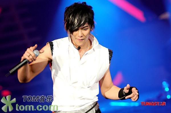 [27.02.09]DD in concert HK( mới up thêm ) 1235810843-2063757384