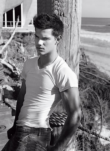 Taylor Lautner - Sesión para Rolling Stone ( 2009 ) S640x480-1