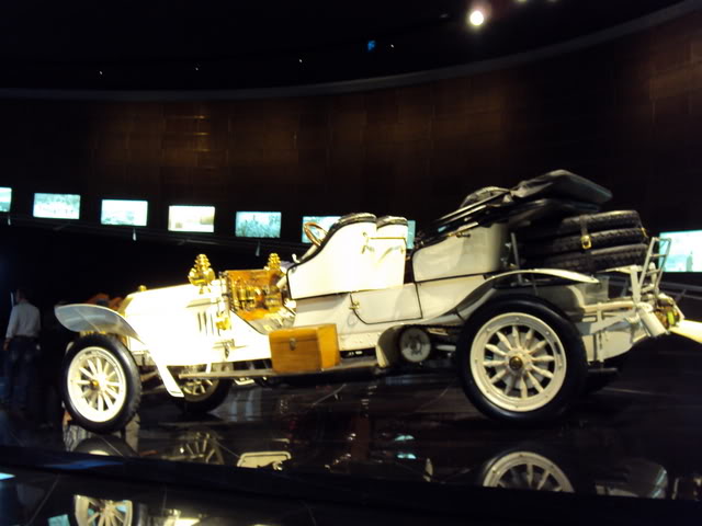 Mercedes 125 anos:Exposição em frente a Castelo em Sttutgard e Museu MB DSC00692