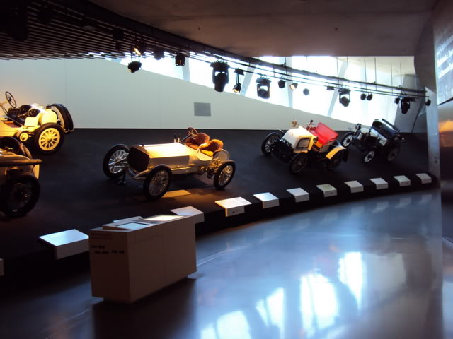 Mercedes 125 anos:Exposição em frente a Castelo em Sttutgard e Museu MB DSC00714