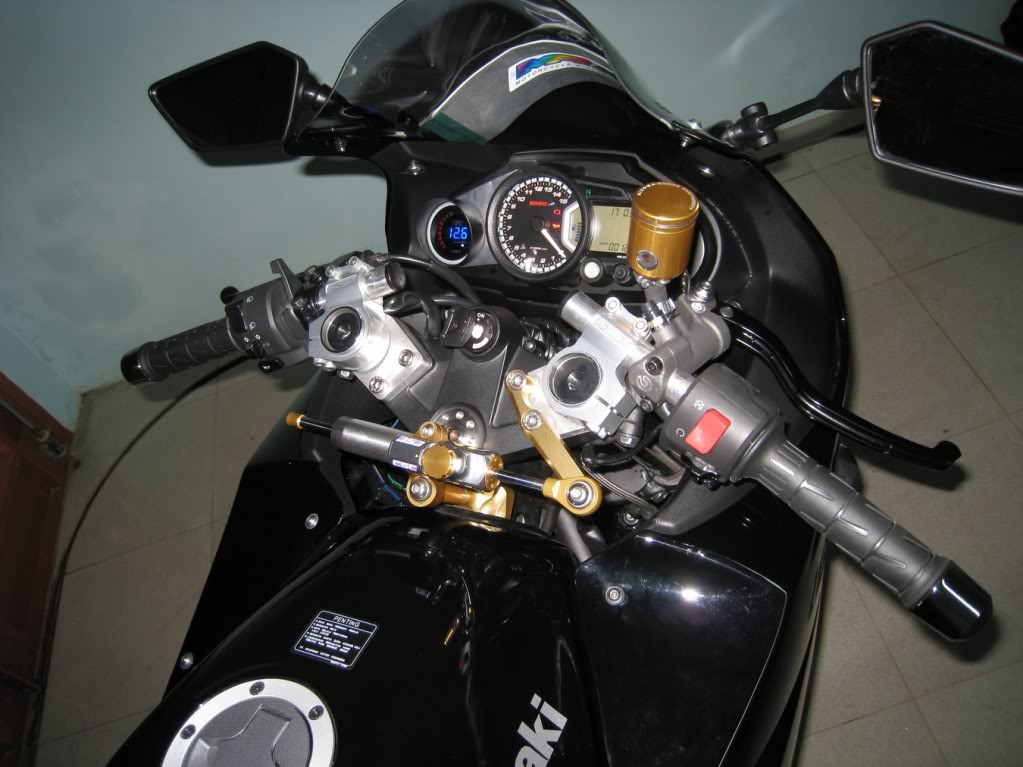 The Black with Double nassert beet rotor, Front n Rear OHLINS and BREMBO - Page 5 IMG_0248