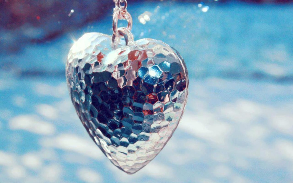 Srce po srce..... poljubac - znak ljubavi ♥ - Page 2 1079338-1280x800-Heart_zps04f73114