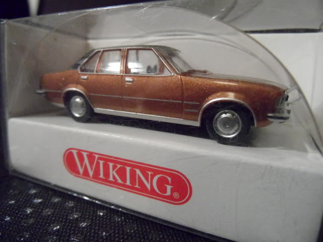 Dinky Toys Opel Rekord C Coupé 1:43... e altri modellini! SAM_1041