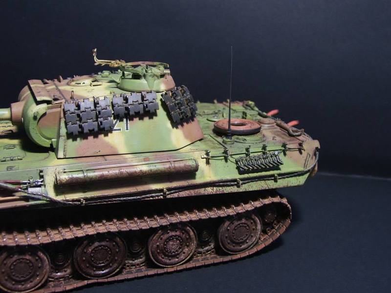 Sd.Kfz.171 Panther G w/Steel Road Wheels Dragon 1/35 PantherG%204