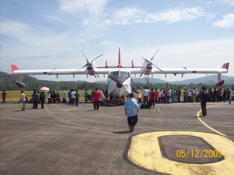 Laporan Pameran Udara dan Maritim Antarabangsa Langkawi 2009 - Page 3 100_0904