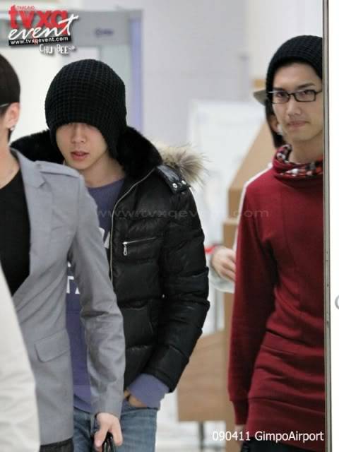 090411 At Kimpo Airport Arrival 090411-7215