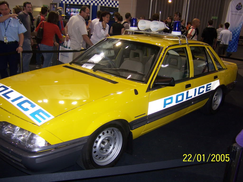 VK Commodore Interceptor Cop2