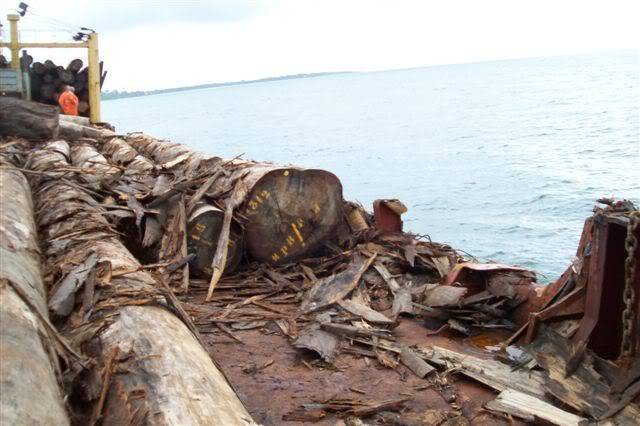 22 MARINOS CUBANOS ABANDONADOS EN GABON Medea10