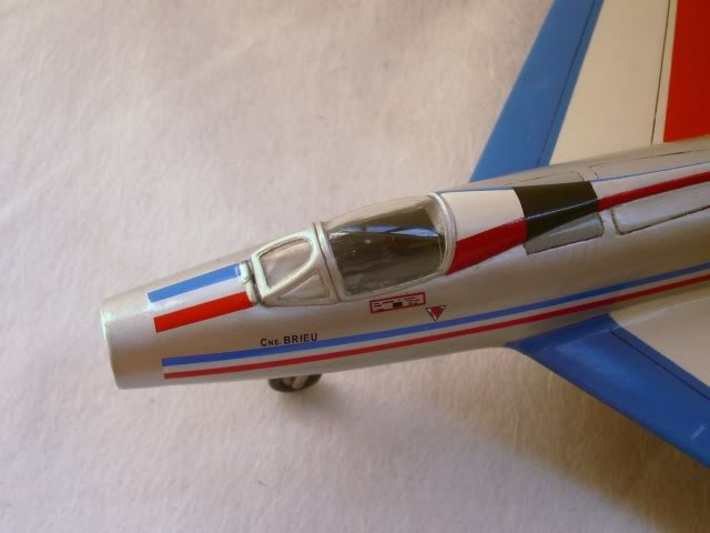 Dassault MD-454 Mystere IV A ''Patrouille de France'' (Revell 1:72) - Page 3 IMG_8358