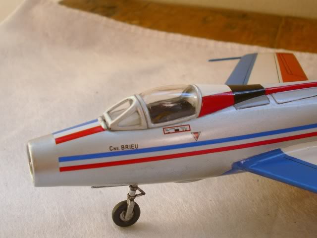 Dassault MD-454 Mystere IV A ''Patrouille de France'' (Revell 1:72) - Page 3 IMG_8360