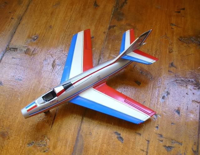 Dassault MD-454 Mystere IV A ''Patrouille de France'' (Revell 1:72) - Page 3 IMG_8412