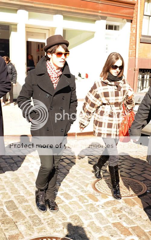 Joe Jonas y Camilla Belle: Enamorados en NYC! 3-2