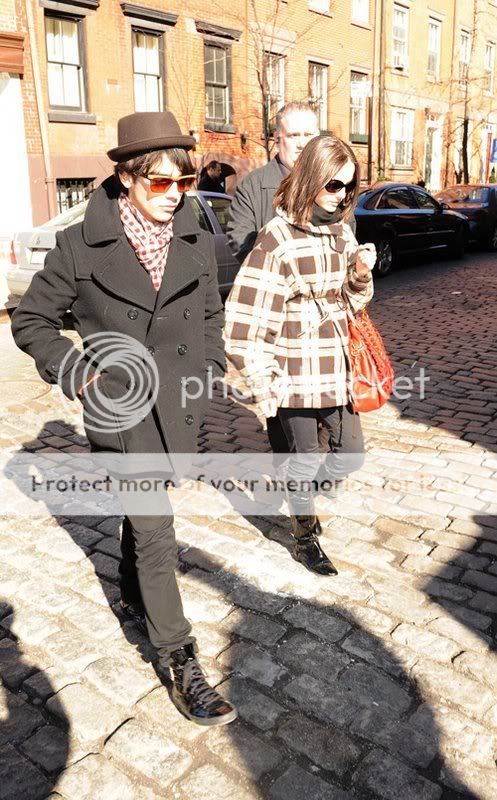 Joe Jonas y Camilla Belle: Enamorados en NYC! 6-2