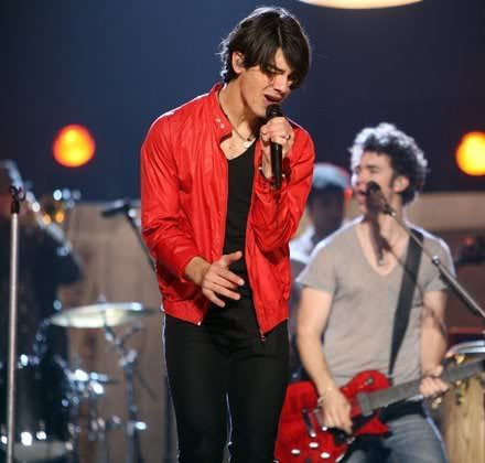 Los Jonas ENSAYANDO para los Grammy! Jonas-brothers-grammy-rehearsals-4