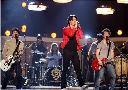 Los Jonas ENSAYANDO para los Grammy! Jonas-brothers-grammy-rehearsals-6