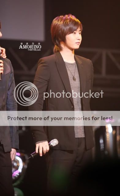 Young Saeng en Fanmeeting de Hyung Jun 295tquu