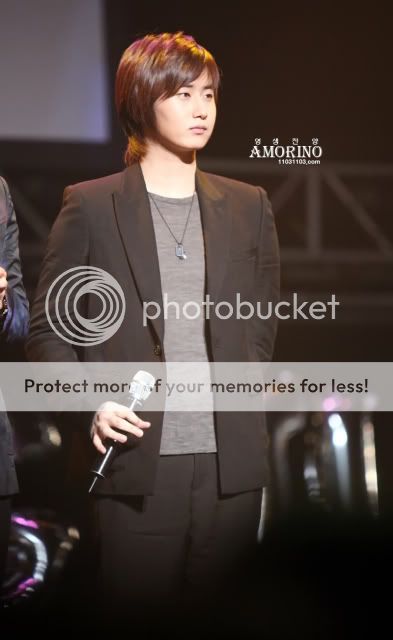 Young Saeng en Fanmeeting de Hyung Jun 2py0rok