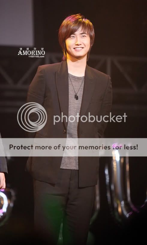 Young Saeng en Fanmeeting de Hyung Jun YS_bday_amorino014-1