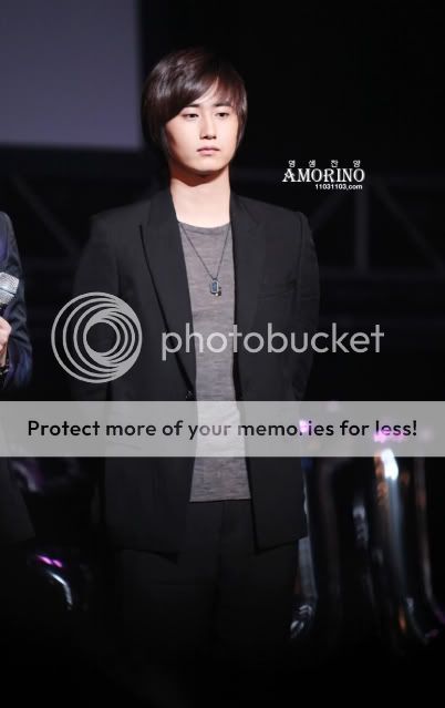 Young Saeng en Fanmeeting de Hyung Jun B9glt4