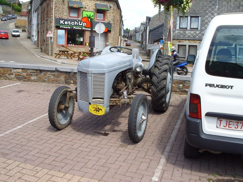 Le TMA tait de sortie aux tracteurs ancetres de ST-Hubert TMA_115