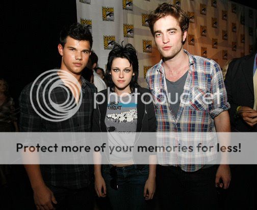 Tournées promo New Moon... 504x_twilighttwo072409