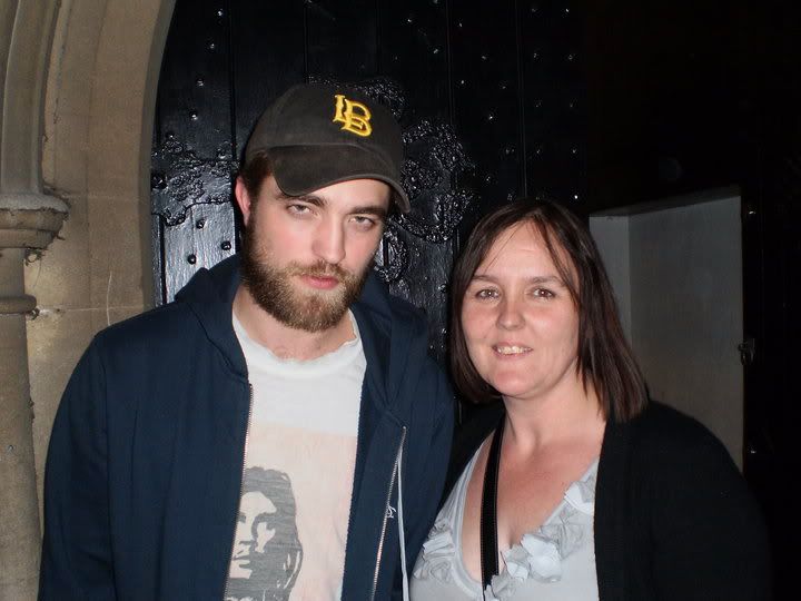 Imagenes/Videos de Robert Con Fans - Página 14 60313_148886861816706_107447102627349_235405_7006305_n