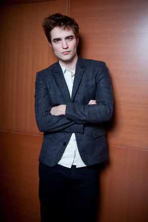 Japan Photoshoot (2009) - Robert Pattinson Ph2-4