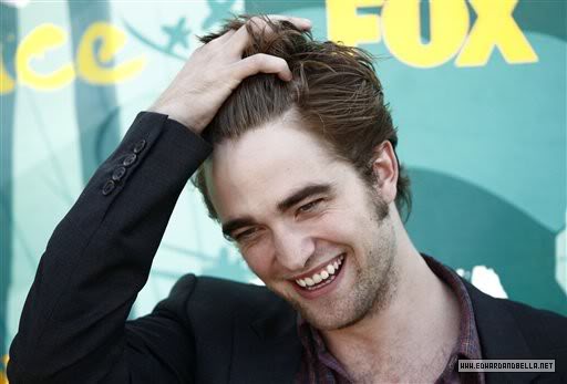 Robert Pattinson: Tema Principal - Página 5 Awardshowsmile