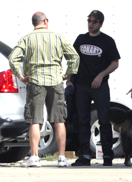 NUEVAS FOTOS * Robert Pattinson y Kristen Stewart en el set de BREAKING DAWN !!! Oct15th12-1