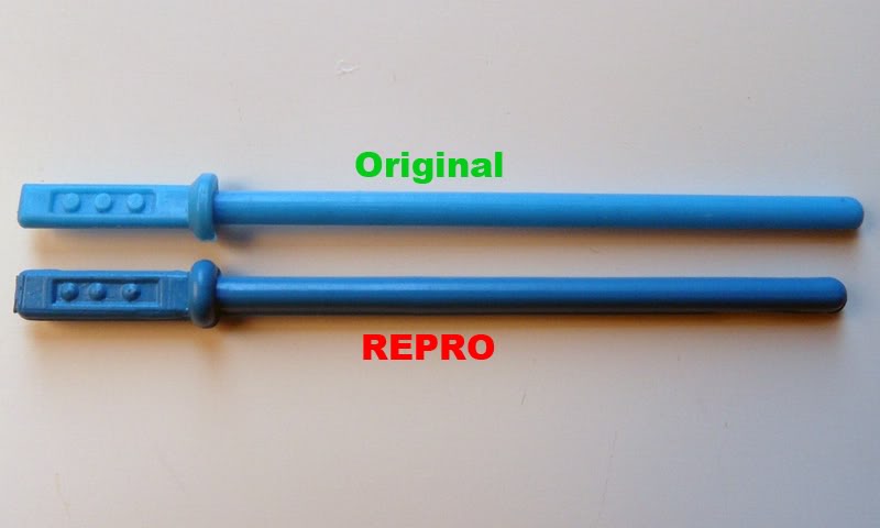 Craig: Jedi Luke Blue Saber - Legit? LukeJediBlueSaberREPROOriginalComparision