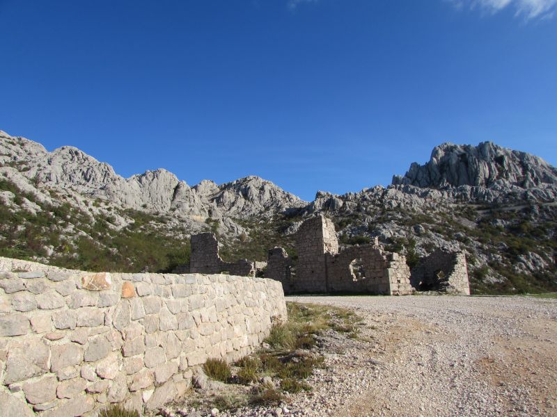 Preko Velebita pa od Graaca do Knina JuzniVelebit020