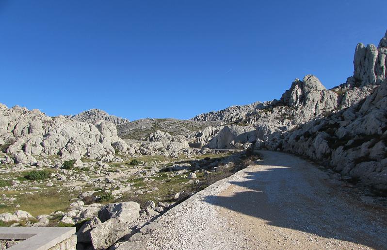 Preko Velebita pa od Graaca do Knina JuzniVelebit033