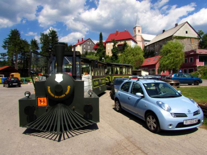 Turistikim vlakiem oko jezera u Fuinama VlakicFuzine008