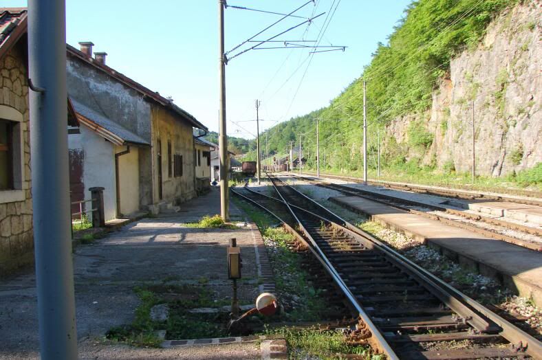 Dolo je sunce i na kolodvor Lokve StanicaLokveProljece232