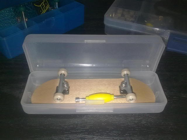 post your fingerboard case/box - Page 5 Jopz1574