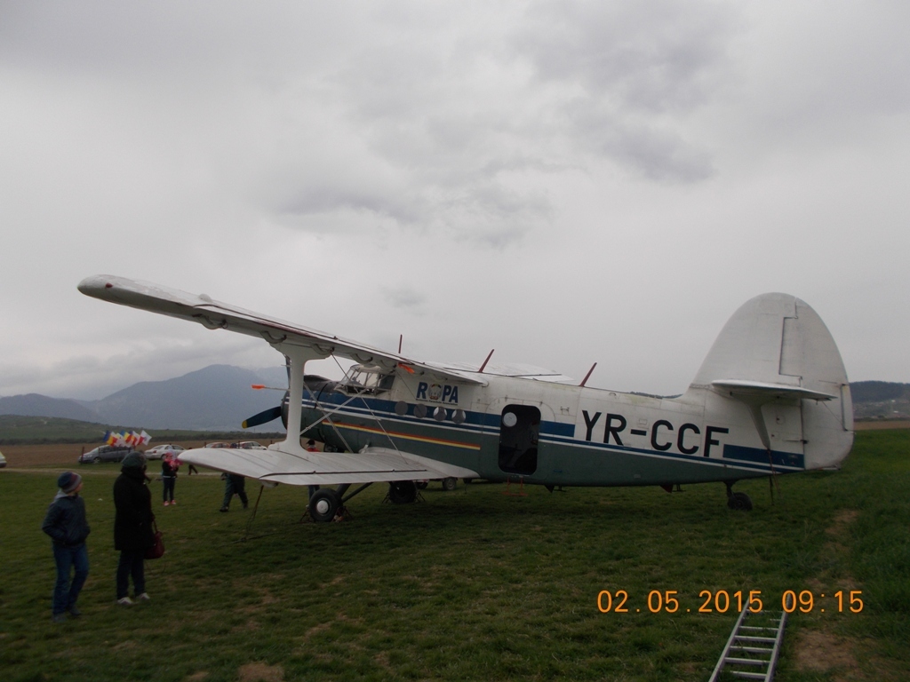 Concurs de aterizare la punct fix pentru parasutisti - Aerodromul "Piatra Craiului" DSCN1566