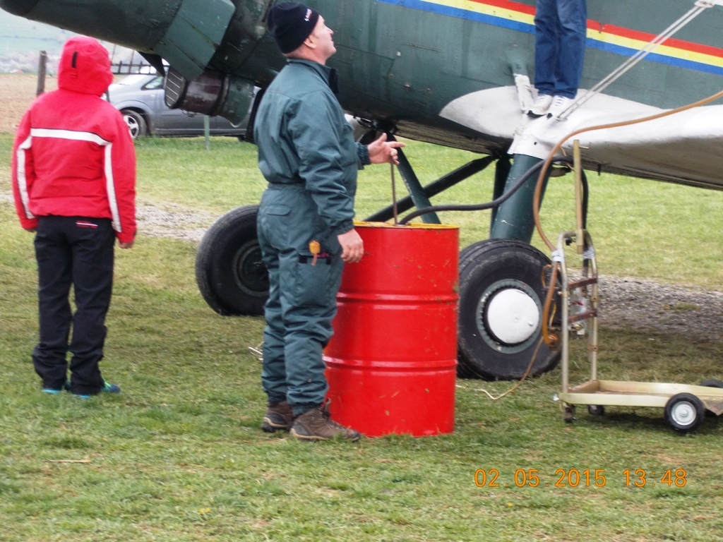 Concurs de aterizare la punct fix pentru parasutisti - Aerodromul "Piatra Craiului" DSCN1626