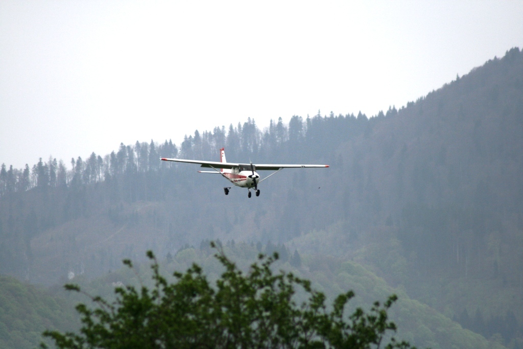 Concurs de aterizare la punct fix pentru parasutisti - Aerodromul "Piatra Craiului" IMG_8055