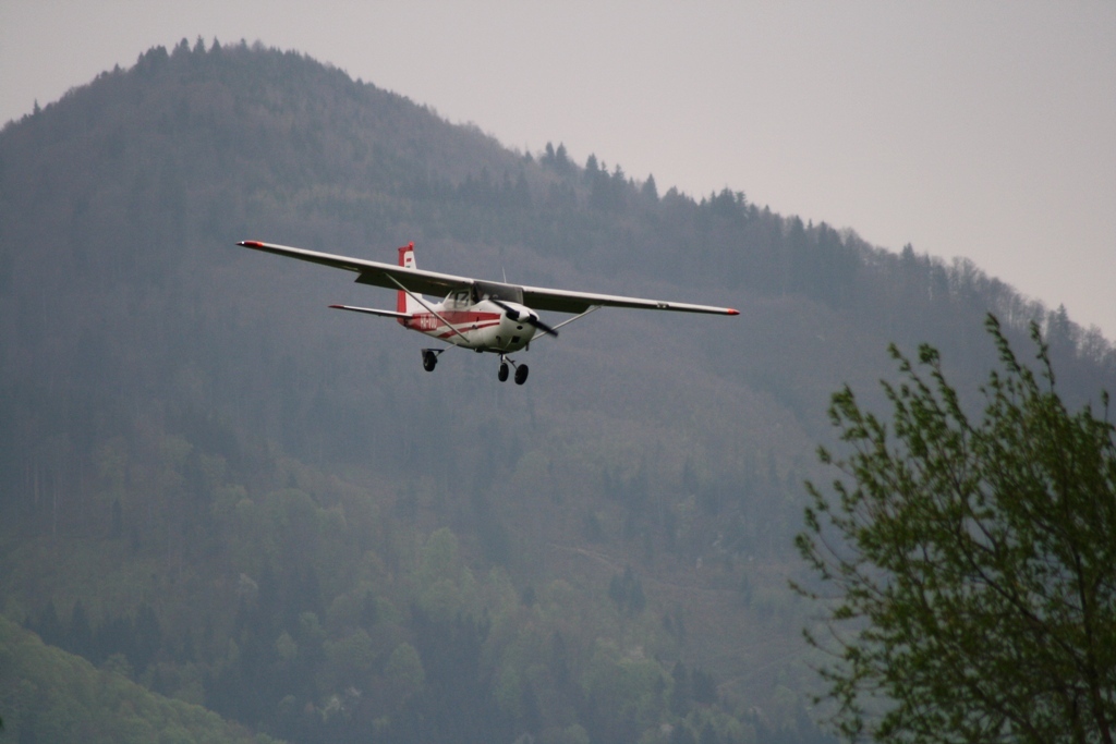 Concurs de aterizare la punct fix pentru parasutisti - Aerodromul "Piatra Craiului" IMG_8057