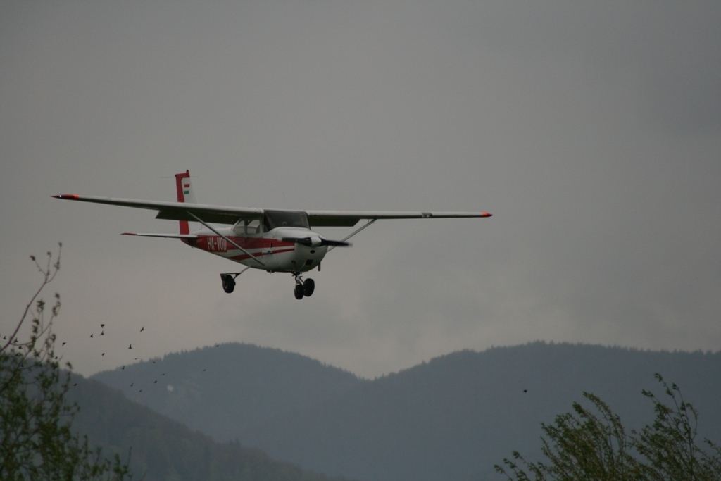 Concurs de aterizare la punct fix pentru parasutisti - Aerodromul "Piatra Craiului" IMG_8058