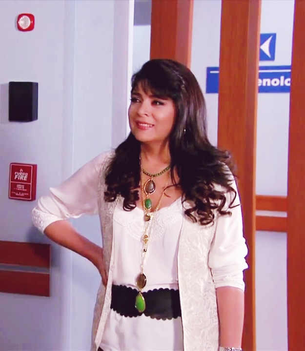 Victoria Ruffo/ვიქტორია რუფო - Page 22 54820946947a7649cc7c22b4472c731b