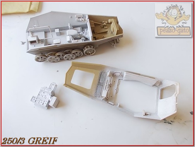 Sd Kfz 250/3 "GREIF" , Tobruk 1942 (terminado 24-06-14) 28ordm250-3GREIFpeazogato_zps115f20b7