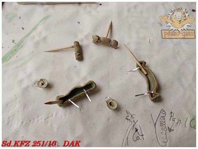 SD.KFZ 251/10 ausf b , DAK (terminado 27-01-13) - Página 2 117SDKFZ251DAKPeazo-Gato