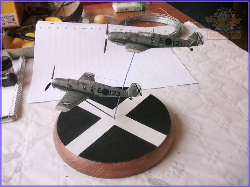 MESSERSCHMITT BF-109 E-1 GCE 1/72 de RPM , terminados 18-01-12 - Página 2 Base109legioncondor5peazo-gato