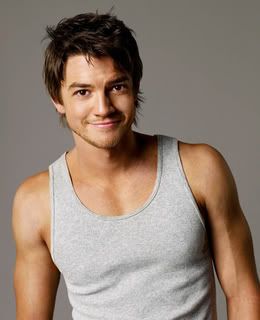 Пасивни герои Craig-horner